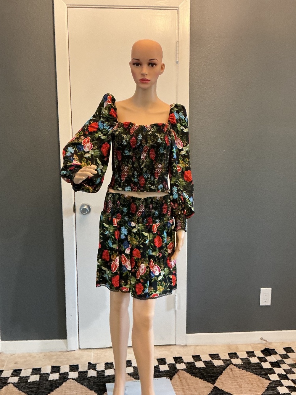 Alice and Olivia Floral Smocked Waist Mini Skirt LG